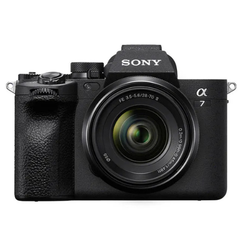 Cámara Full Frame Sony A7 IV con Lente Zoom 28–70 mm