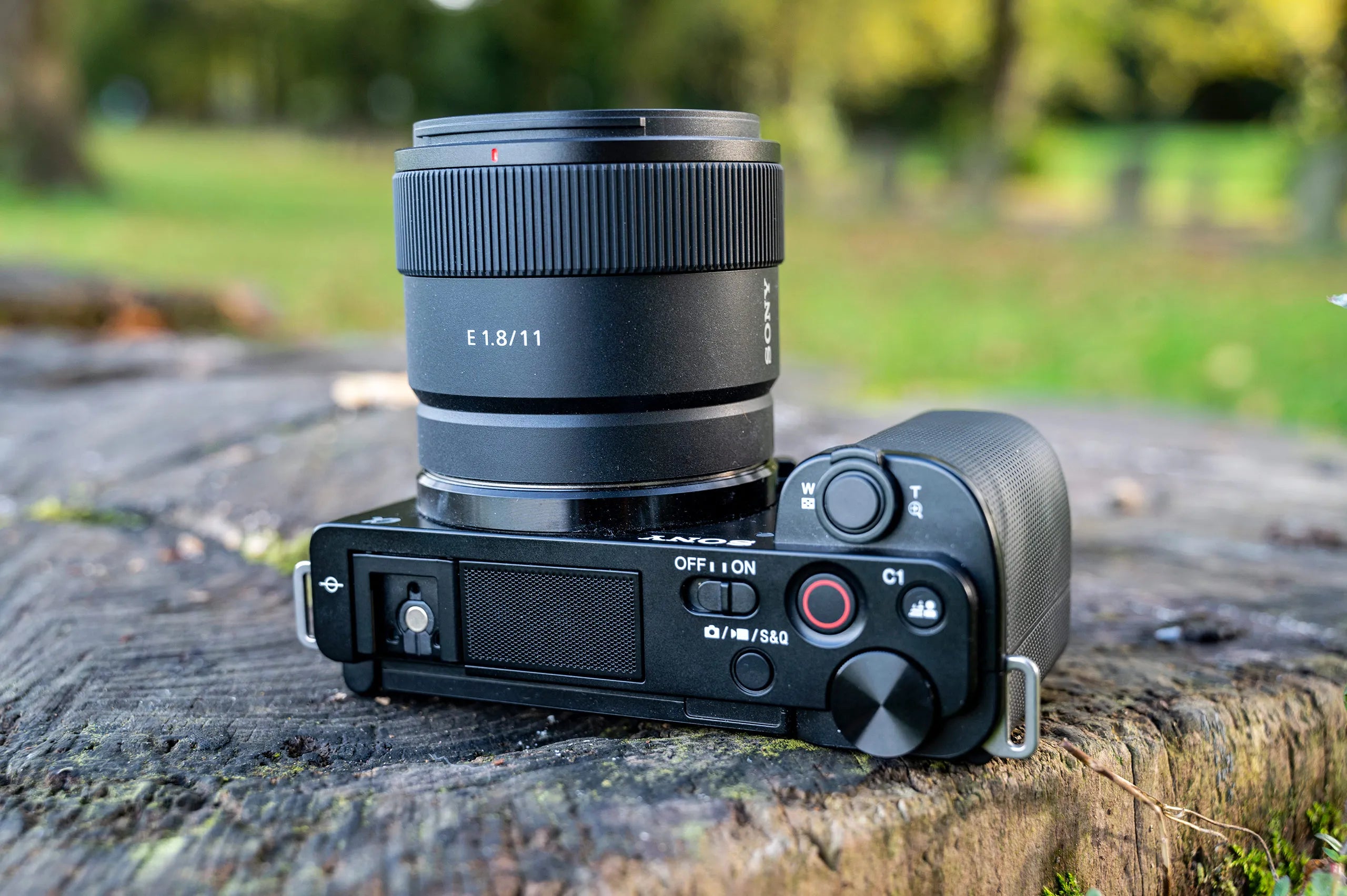 Lente Sony E 11mm F/1.8