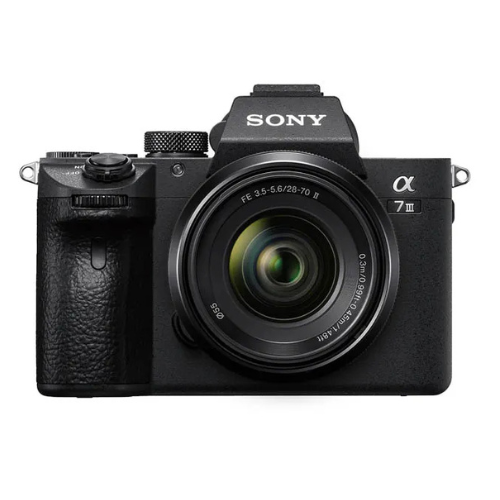 Cámara Full Frame Sony A7 III con Lente Zoom 28–70 mm (2ª Generación)