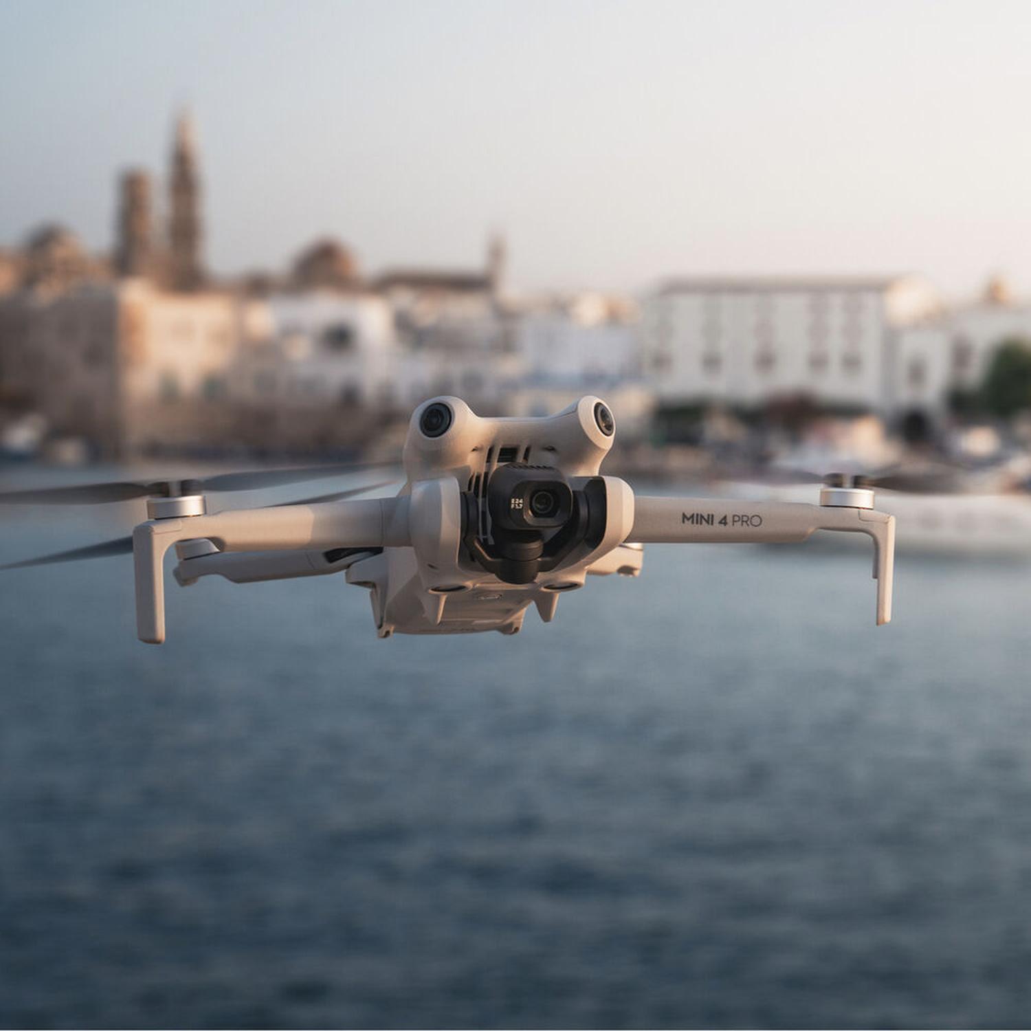 Drone DJI Mini 4 Pro - Fly More Combo Plus (DJI RC 2)
