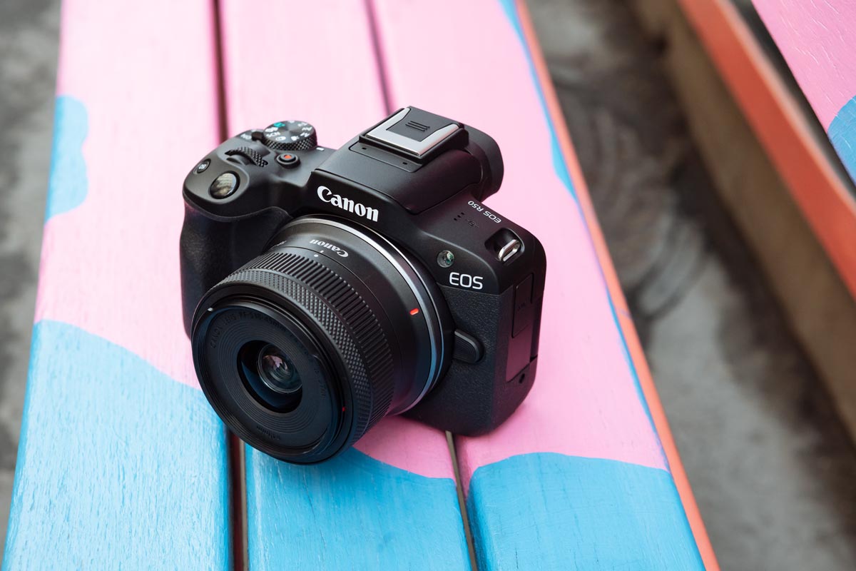 Cámara Canon Mirrorless EOS R50 Con Lente 18-45 STM